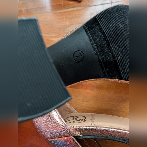 Daisy Fuentes Glam Heels - Rose Gold Rhinestone Metallic, Black Sole - Picture 5 of 6